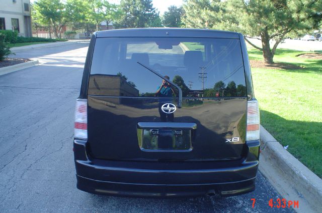 2005 Scion xB SW2