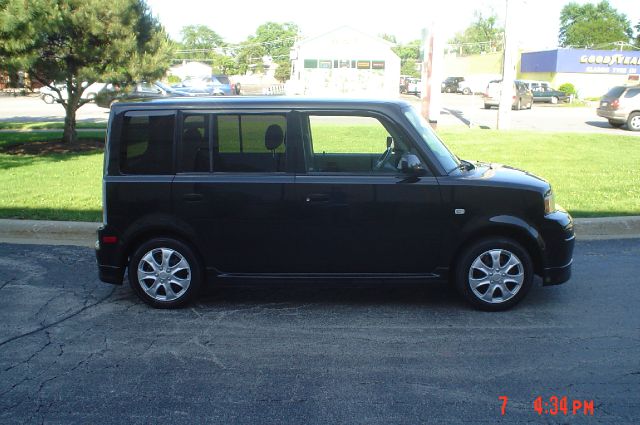 2005 Scion xB SW2