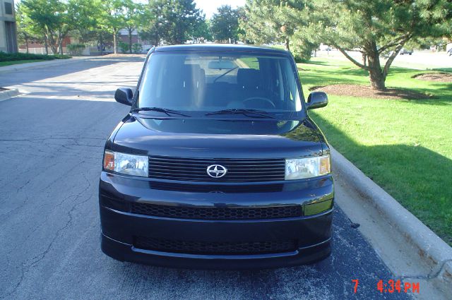 2005 Scion xB SW2