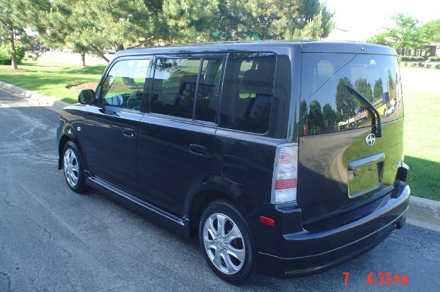 2005 Scion xB SW2