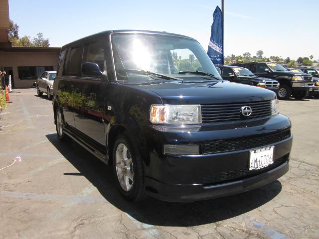 2005 Scion xB SW2