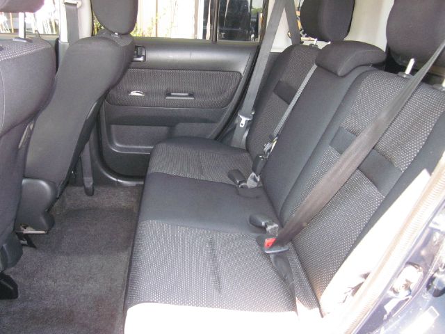 2005 Scion xB SW2