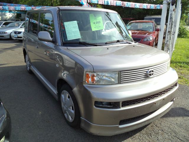 2005 Scion xB SW2