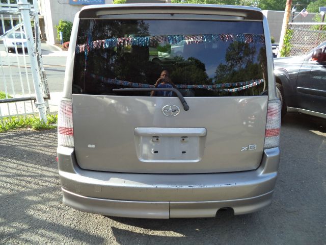 2005 Scion xB SW2