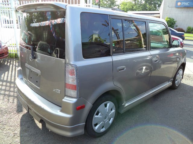 2005 Scion xB SW2