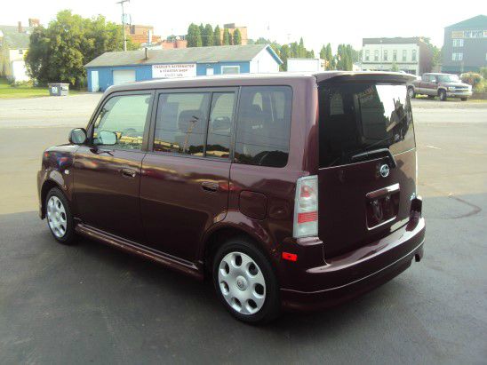 2005 Scion xB SW2