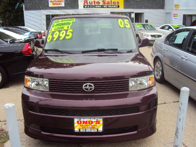 2005 Scion xB SW2