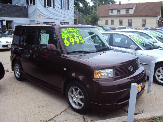 2005 Scion xB SW2