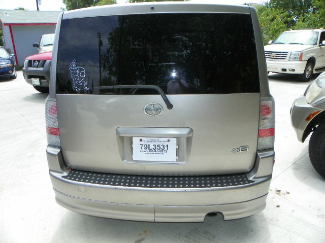 2005 Scion xB SW2