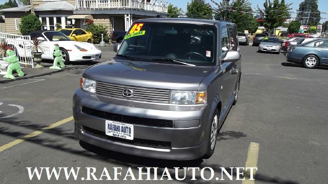 2005 Scion xB SW2