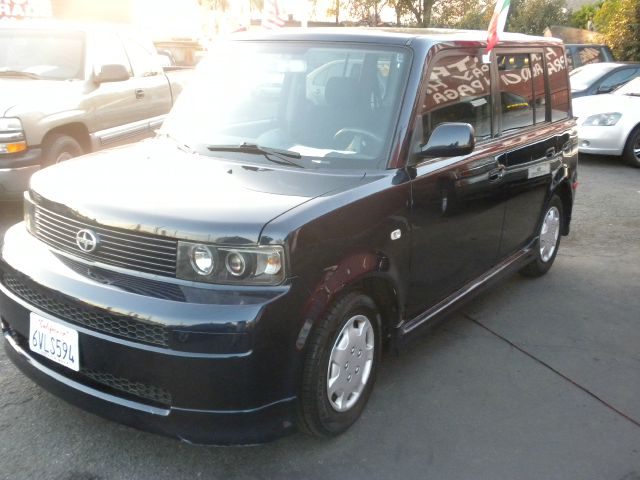 2005 Scion xB SW2
