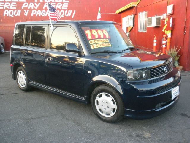 2005 Scion xB SW2