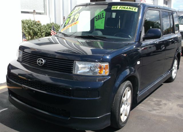 2005 Scion xB SW2