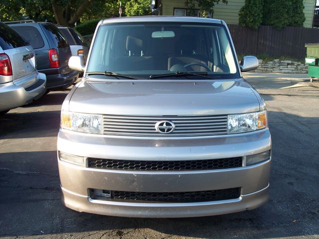 2005 Scion xB SW2