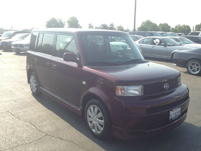 2005 Scion xB SW2