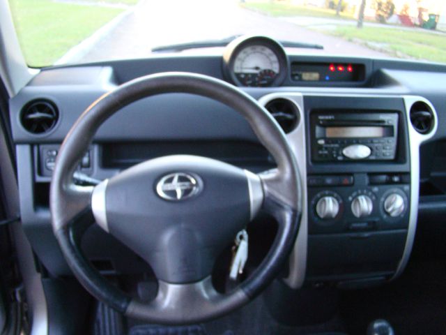 2005 Scion xB SW2