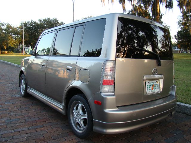 2005 Scion xB SW2