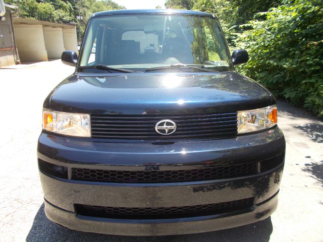 2005 Scion xB SW2