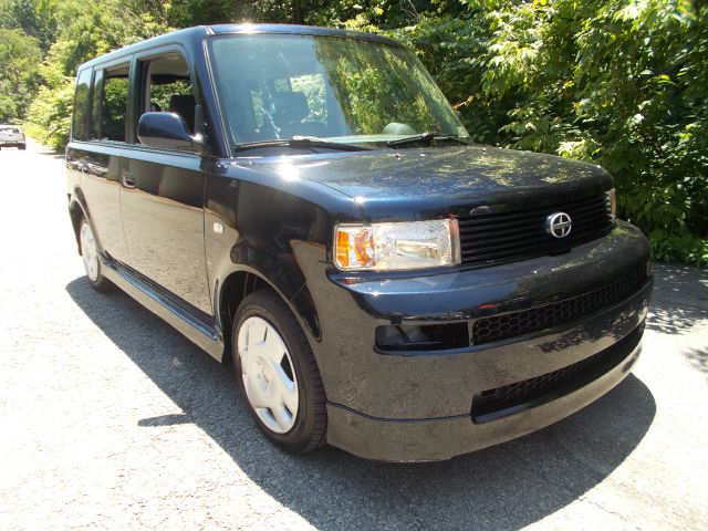 2005 Scion xB SW2