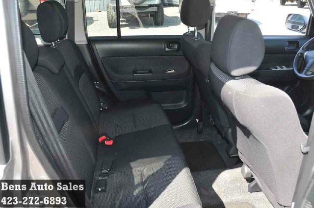 2005 Scion xB SW2