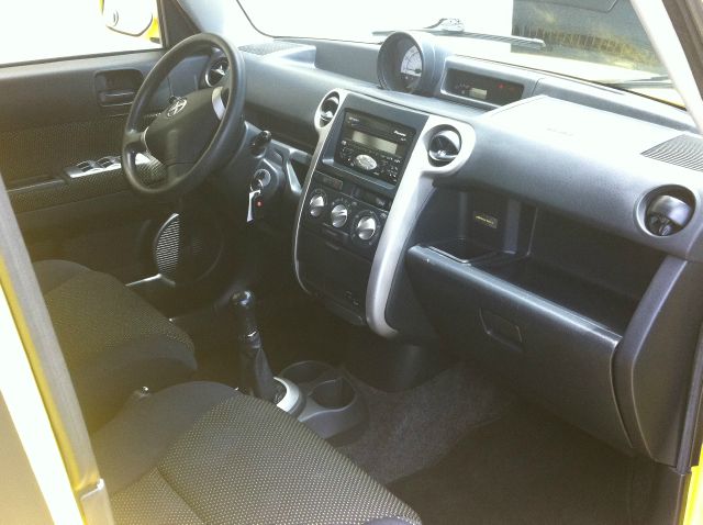 2005 Scion xB SW2