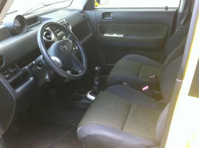 2005 Scion xB SW2