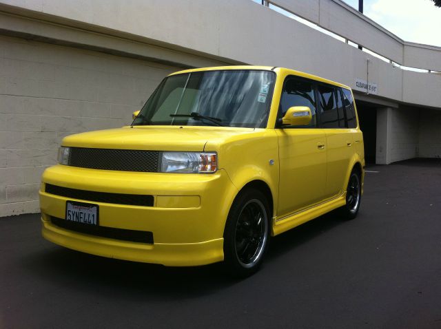 2005 Scion xB SW2