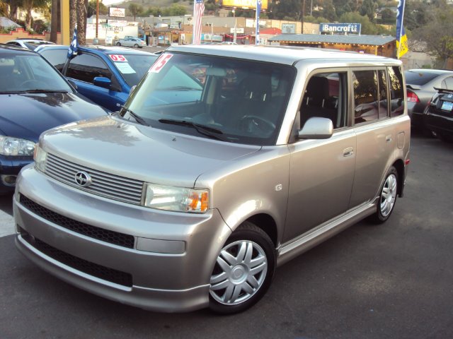 2005 Scion xB SW2