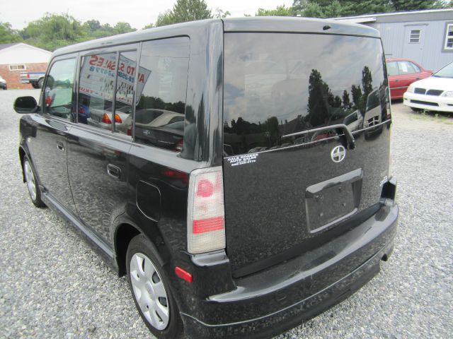 2006 Scion xB SW2