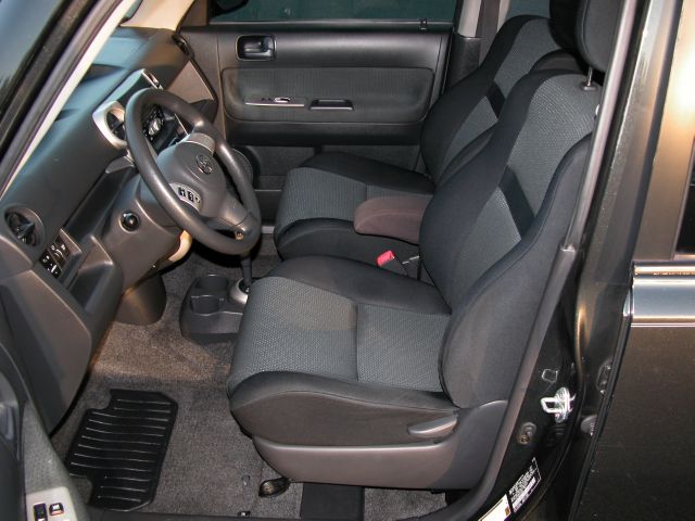 2006 Scion xB SW2