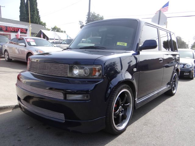 2006 Scion xB SW2