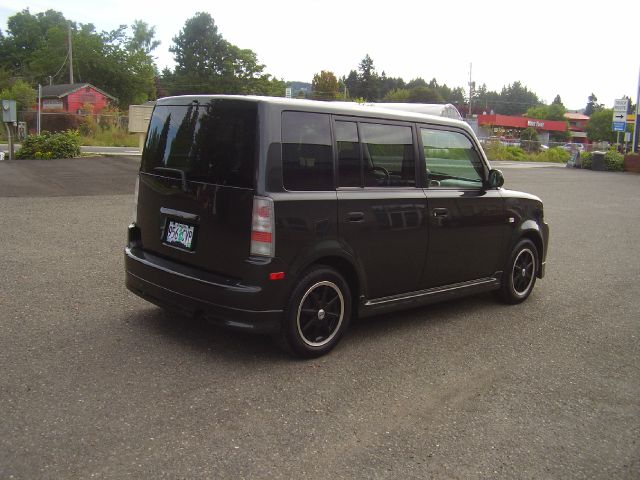 2006 Scion xB SW2