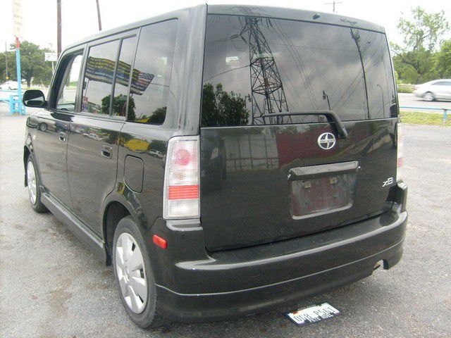 2006 Scion xB SW2