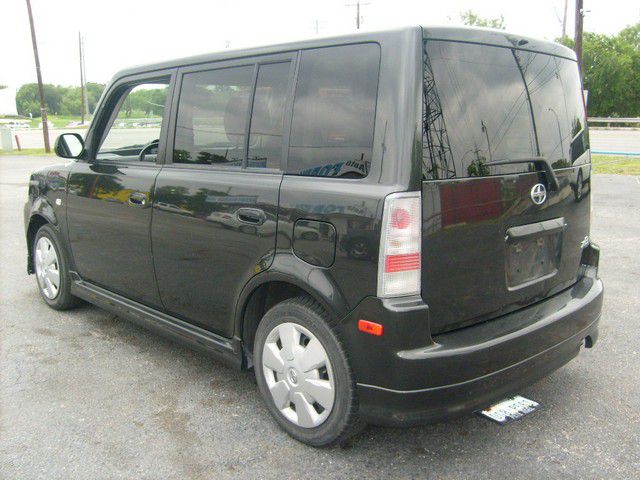 2006 Scion xB SW2