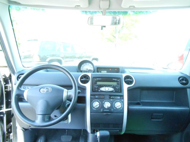 2006 Scion xB SW2