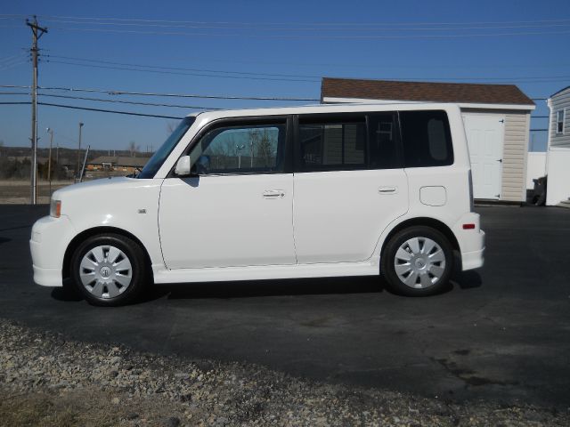2006 Scion xB SW2