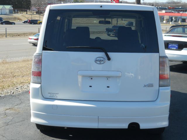 2006 Scion xB SW2
