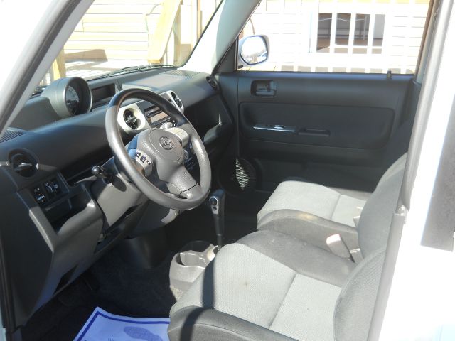 2006 Scion xB SW2