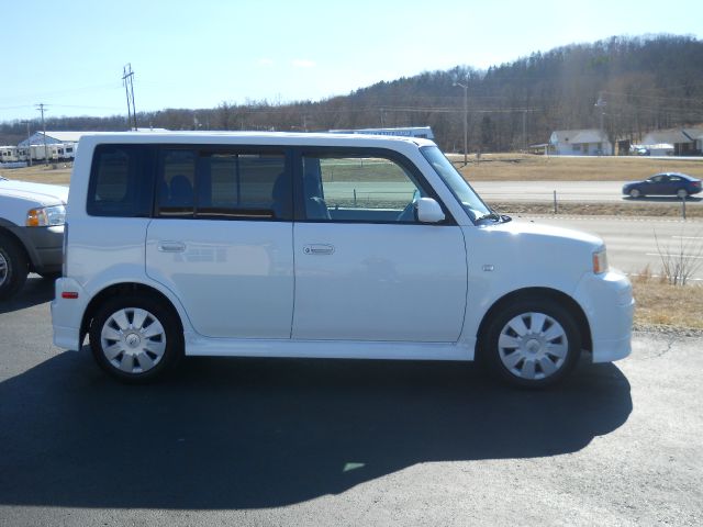 2006 Scion xB SW2