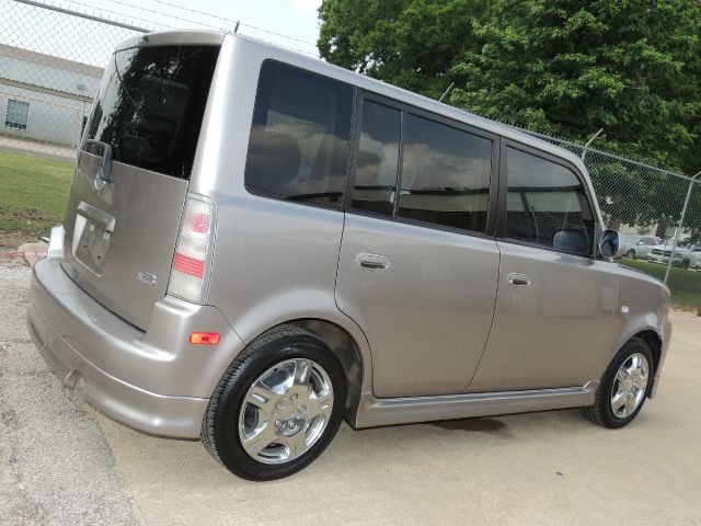 2006 Scion xB SW2