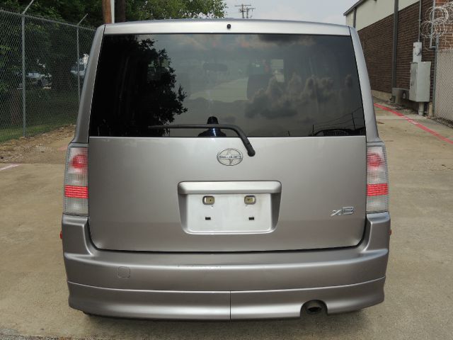 2006 Scion xB SW2