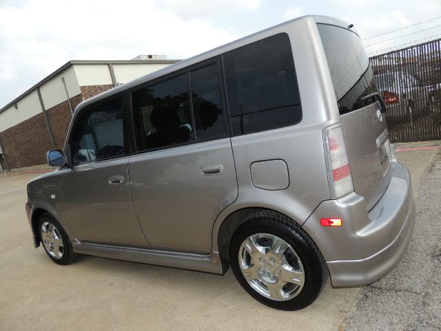 2006 Scion xB SW2