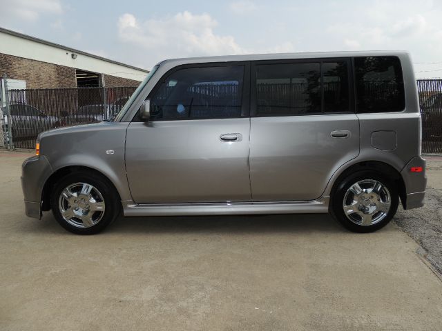 2006 Scion xB SW2