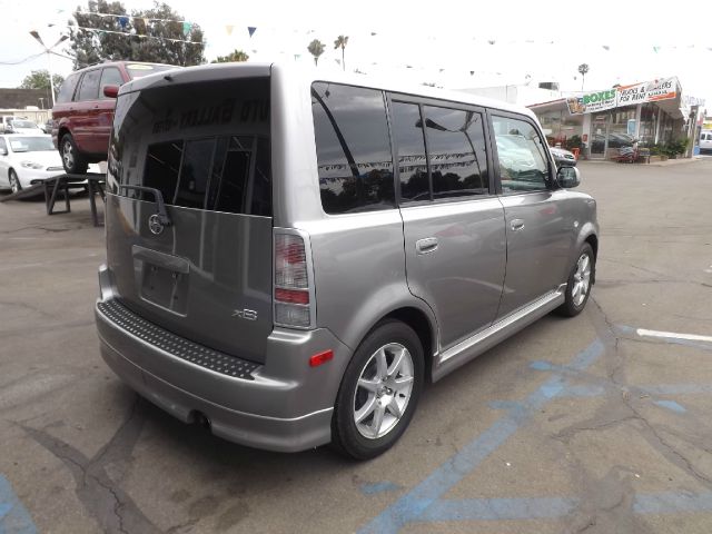 2006 Scion xB SW2