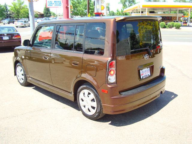 2006 Scion xB SW2