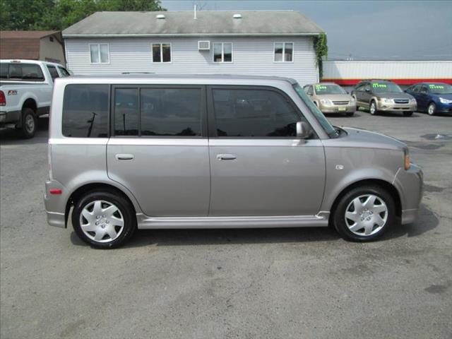 2006 Scion xB 2001 Buick