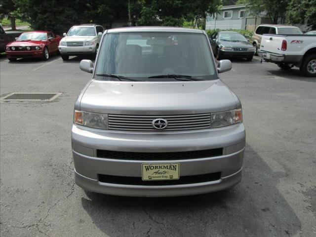 2006 Scion xB 2001 Buick