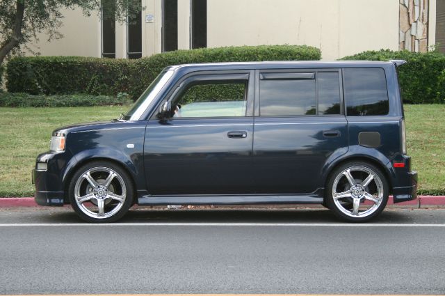 2006 Scion xB SW2