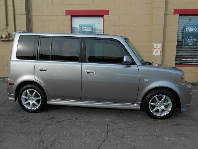 2006 Scion xB SW2