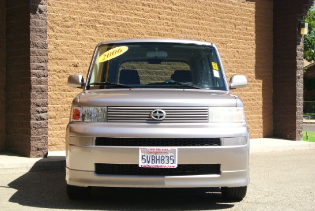 2006 Scion xB SW2